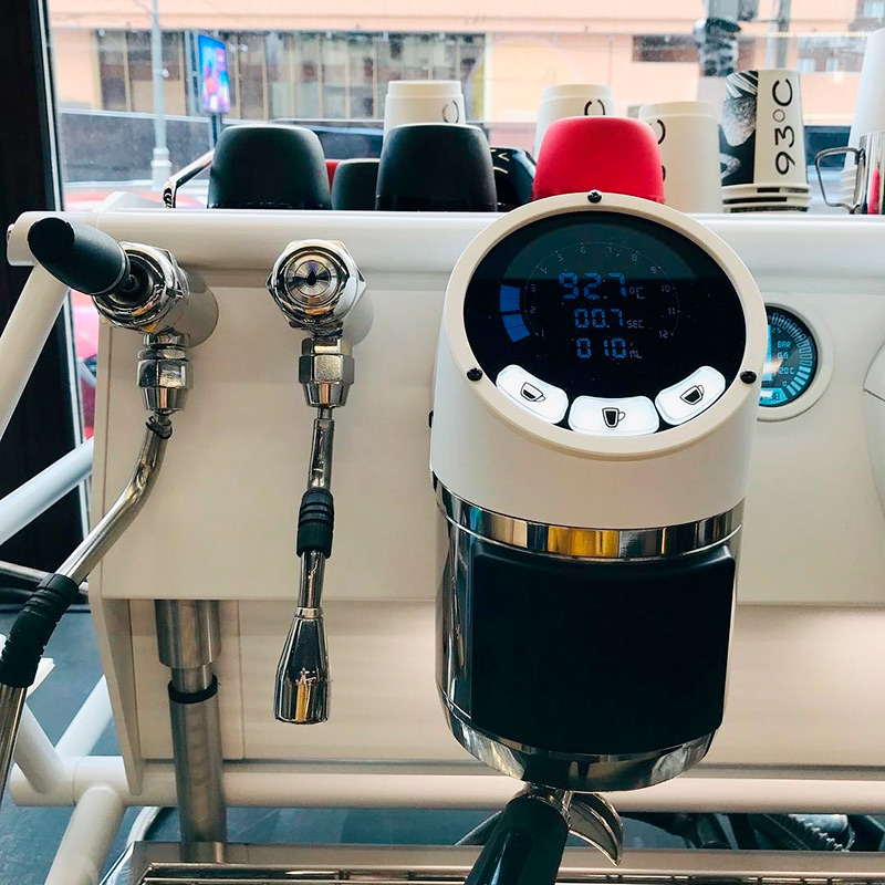 Кофемашина Sanremo Cafe Racer обладает невероятной эстетикой, но сейчас мы понимаем, что эта покупка была эмоциональным решением