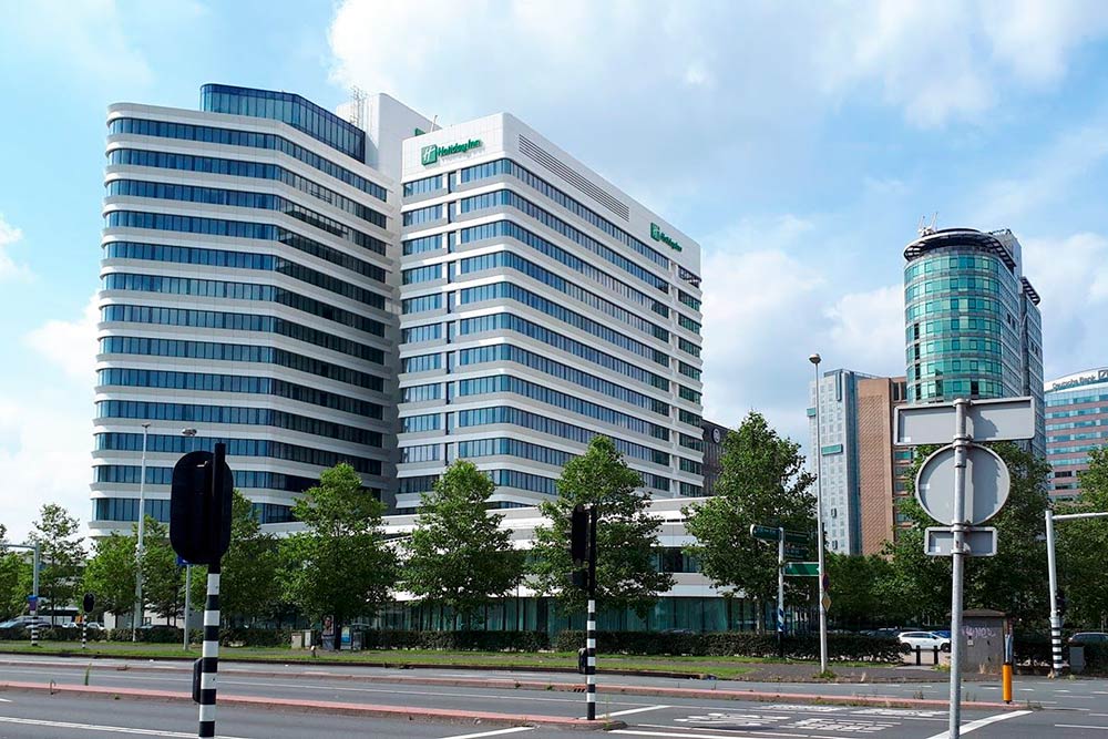 Я работаю в районе Zuidoost — Юго-Восток. Тут расположены офисы многих компаний