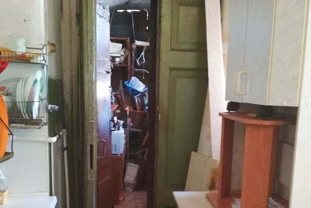 В кладовке мы храним сезонные вещи и старый хлам. А еще это место для курения