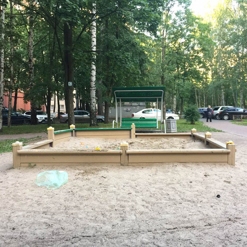 Детская площадка, где мы гуляем по вечерам
