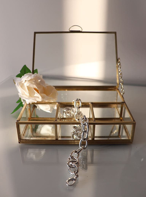 Чашку и шкатулку купила в H&M Home