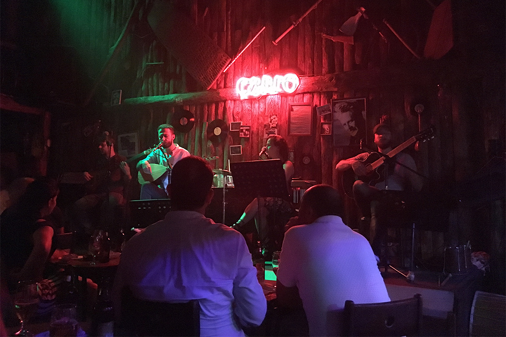 Çello Tirku Bar Alanya — место для знакомства с турецкой музыкой