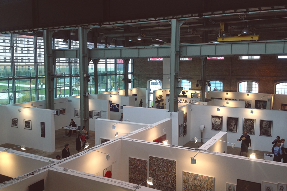 Art Market проходит в выставочном центре Millenaris