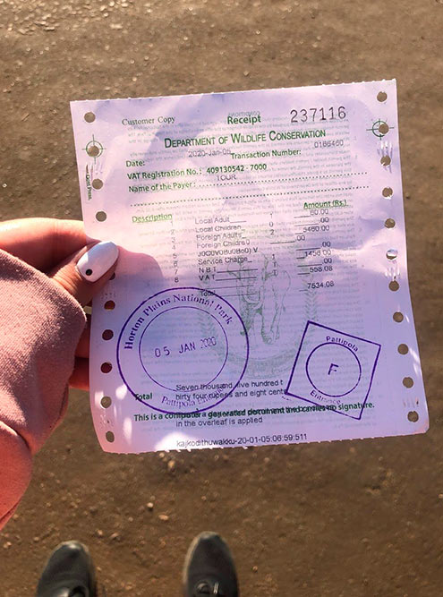 Чек за вход в парк. Цена билета для местных — 60 Rs (23 <span class=ruble>Р</span>), для иностранцев — 2730 Rs (1065 <span class=ruble>Р</span>)
