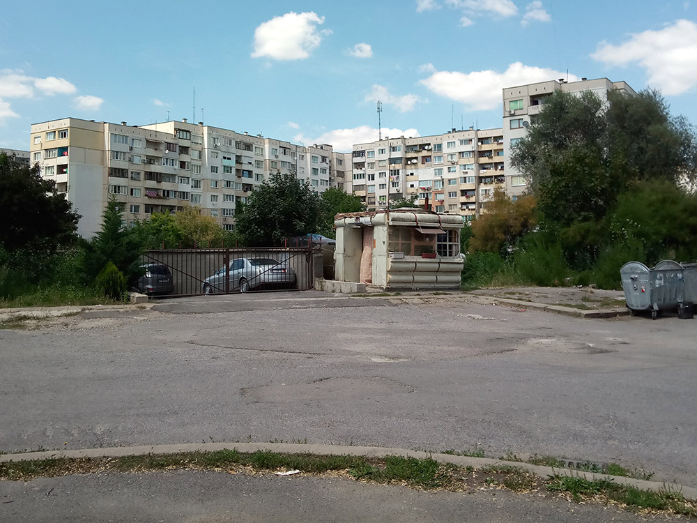 Местами София очень похожа на любой советский город