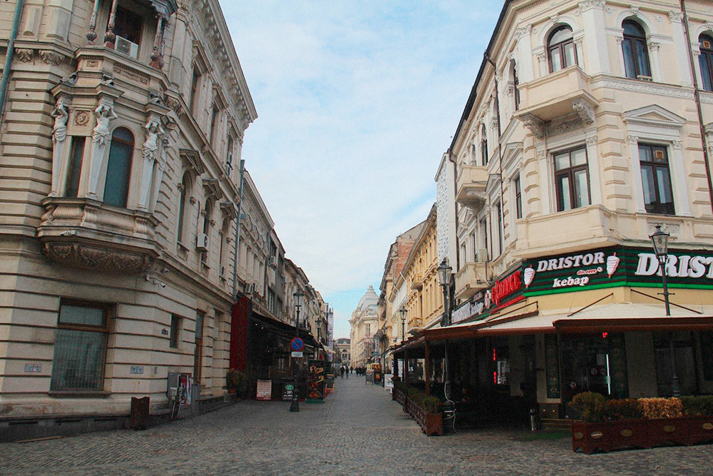 Многие улицы в старой части города пешеходные
