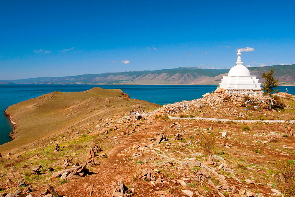 Буддийская ступа на острове Огой. Фото: Shutterstock