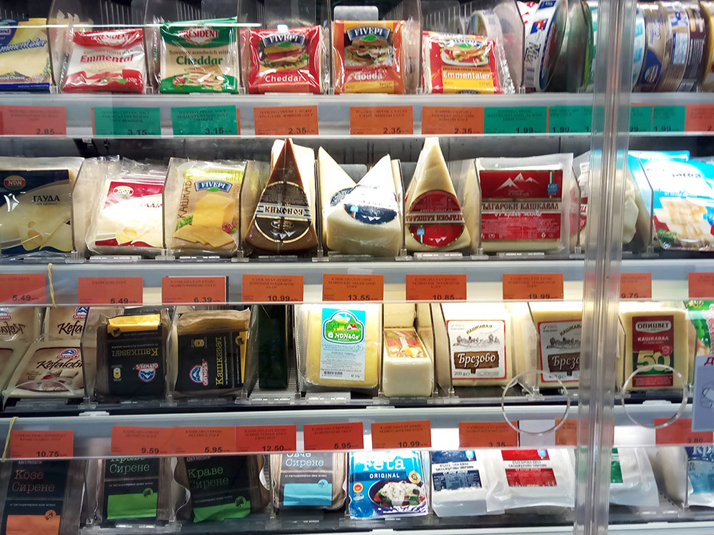 Продукты вкусные и недорогие. В магазинах Софии можно найти даже гречку
