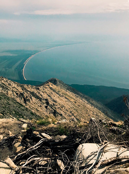 Вид на косу залива с полуострова Святой Нос
