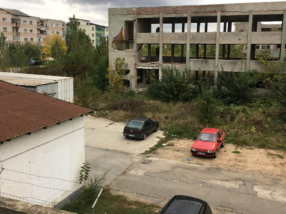 Вид из окна гостиницы в Румынии