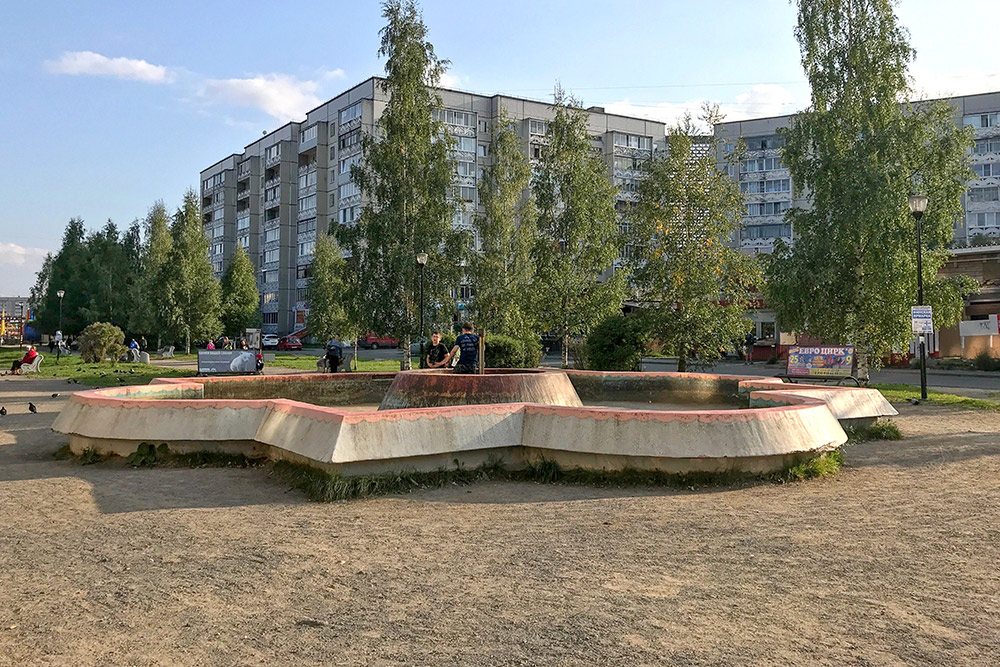 В этом году фонтаны отключили раньше, чтобы сэкономить бюджетные деньги