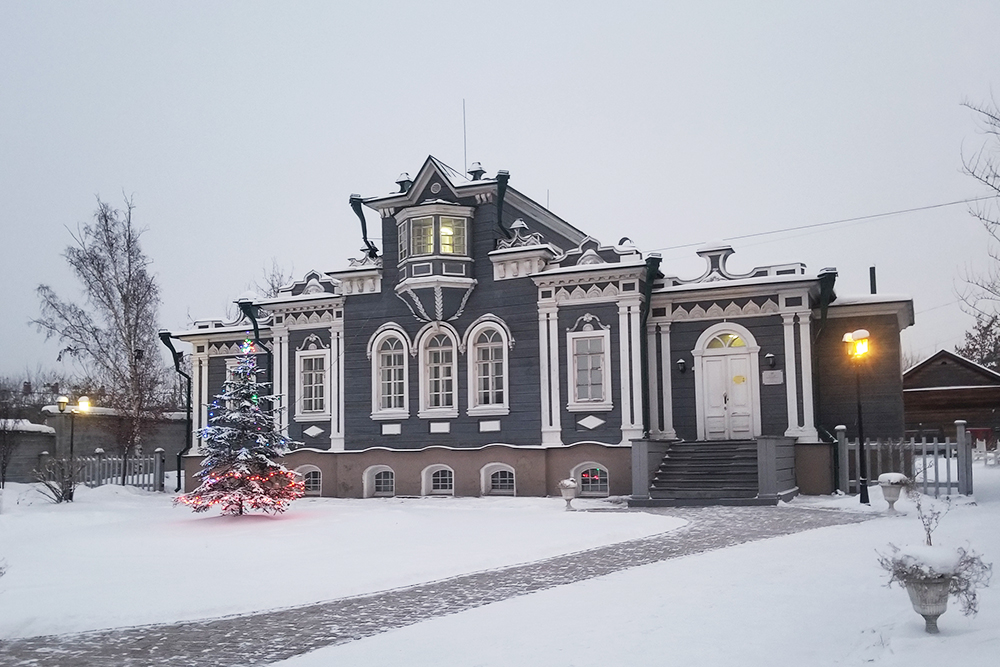 Еще одна усадьба, входящая в состав Музея декабристов, находится неподалеку. Она принадлежала семье Трубецких