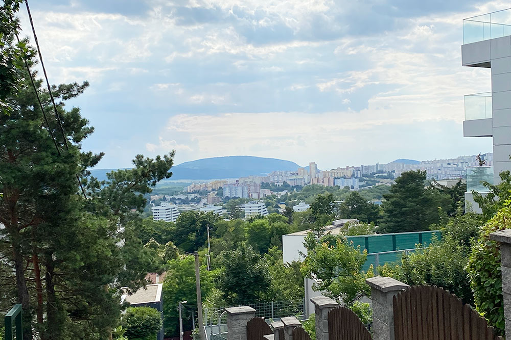 Вид на район Карлова Вес