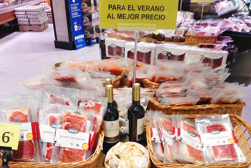 В супермаркете Carrefour знают толк в натюрмортах