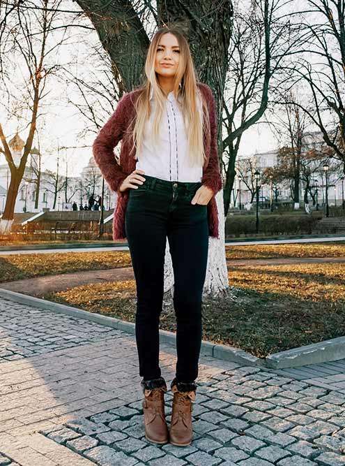 На мне джинсы American Eagle, рубашка Burberry, кардиган Seven Sister и ботинки Tally Weijl. Все из секондов. Образ обошелся мне в 2500 <span class=ruble>Р</span>. За аналогичные новые вещи я заплатила бы примерно 31 000 <span class=ruble>Р</span>