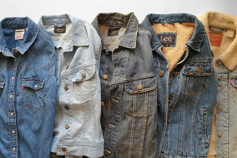 А это наши джинсовки Levi’s и Lee