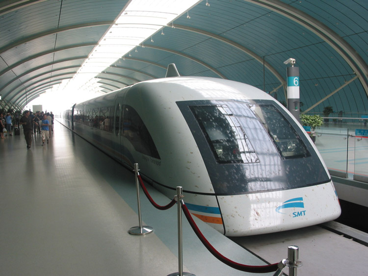 Шанхайский маглев разгоняется до 430 км в час. Фото: traveltoshanghai.info