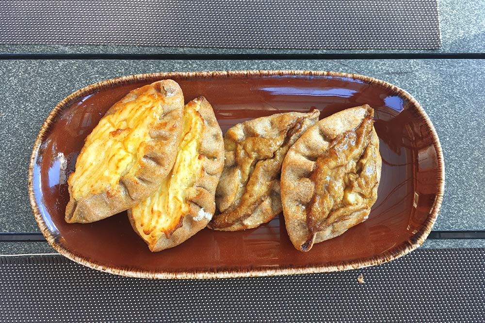 Пирожки с пюре из белых грибов — самые вкусные калитки, которые я ела в Карелии