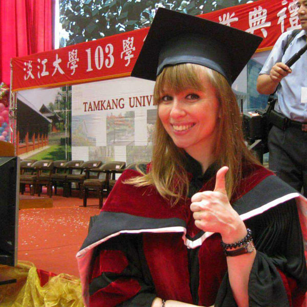 Это я на вручении степени PhD. В России мой тайваньский диплом приравнивается к званию кандидата наук