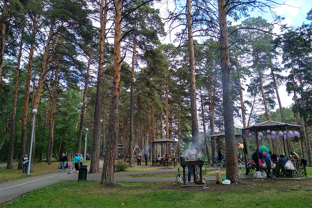 В мангальной зоне аккуратно и чисто