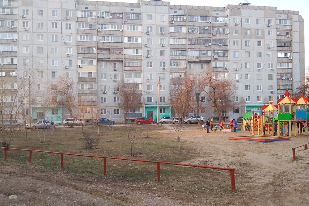 Микрорайон им. Лавочкина, сразу за ним начинается степь