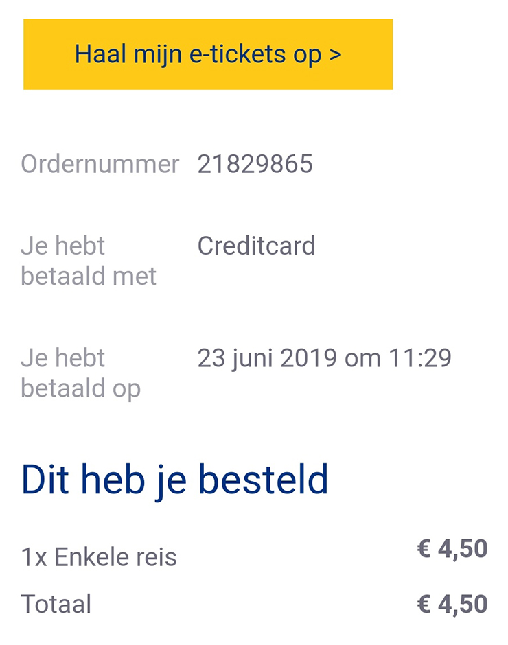 Билет на поезд Amsterdam Schiphol Airport — Amsterdam Centraal. Все европейские поезда отличаются повышенной комфортабельностью: в вагонах есть вайфай, туалеты, откидные столики. А за окном всю дорогу поля с ветряными мельницами и мирно пасущимися коровами