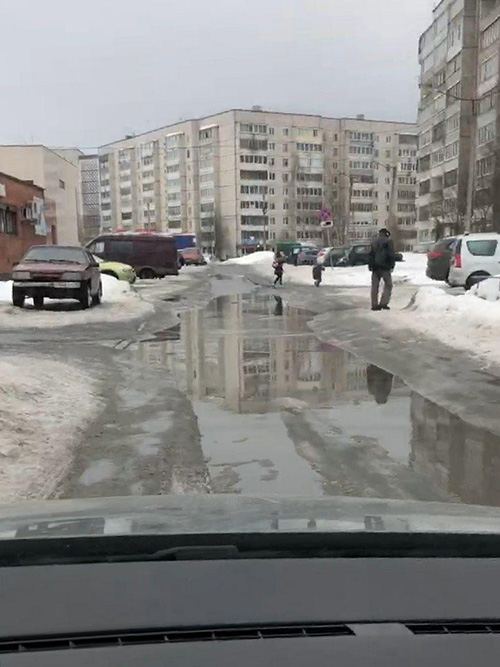 В наших с друзьями фотоархивах совсем мало карельских дорог
