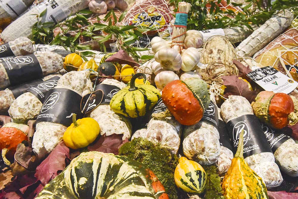 Anuga — одна из главных выставок продуктов питания в мире. Каждый год ее посещают более 160 000 человек из 200 стран. Сюда стоит ездить, чтобы держать руку на пульсе, узнать, какие тренды в питании сейчас есть