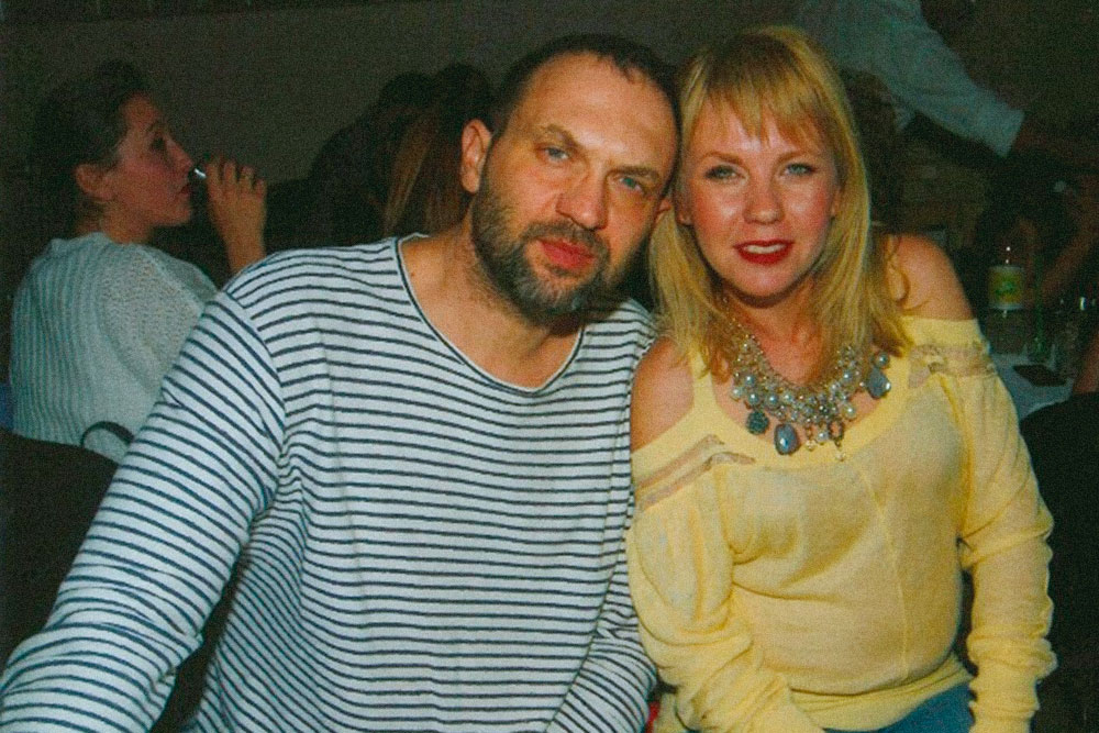 Мы с мужем на концерте в греческом клубе