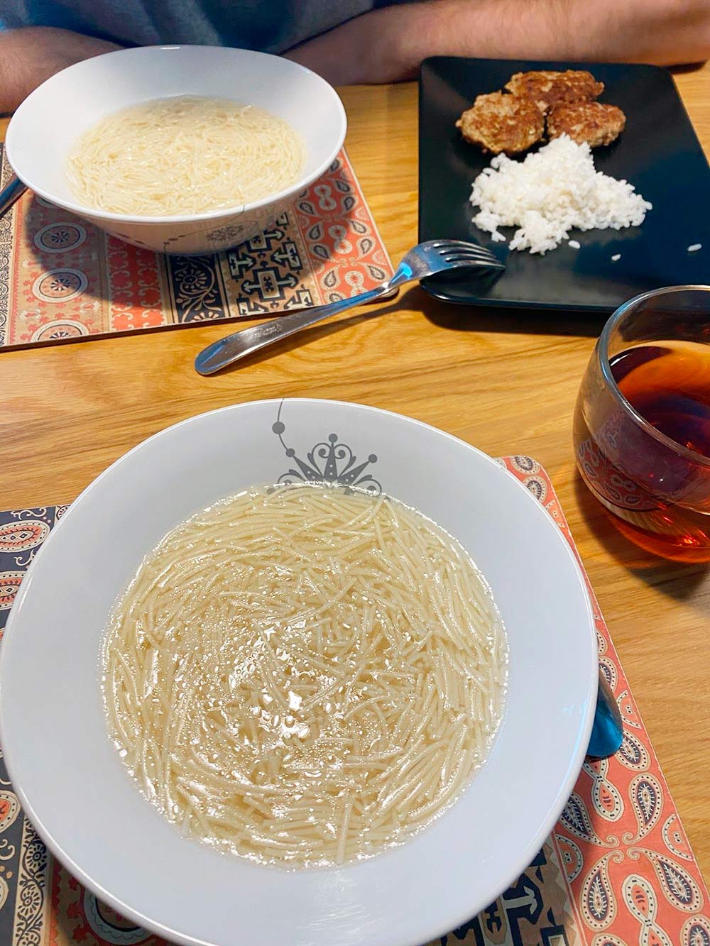 C детства очень любим самую простую куриную лапшу