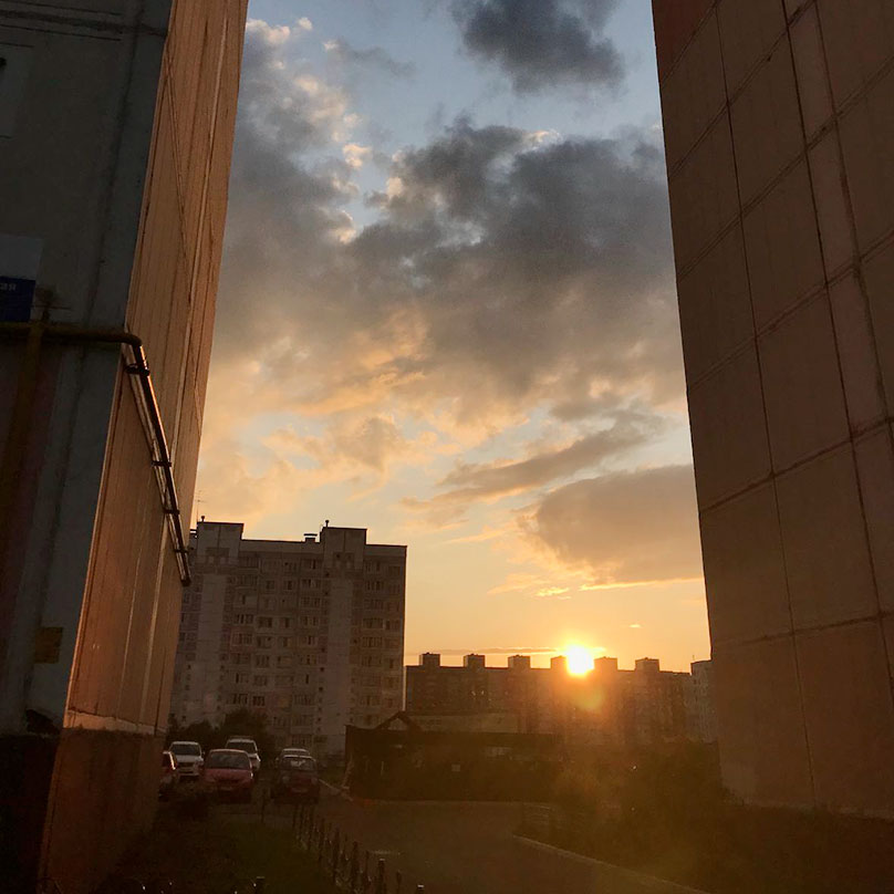 Во время прогулки видели необыкновенно красивый закат