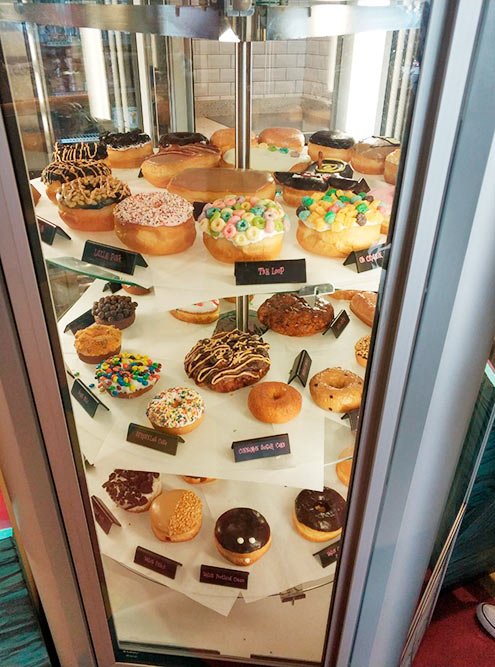 13 пончиков за 14 $ (896 <span class=ruble>Р</span>) в Vodoo Doughnut