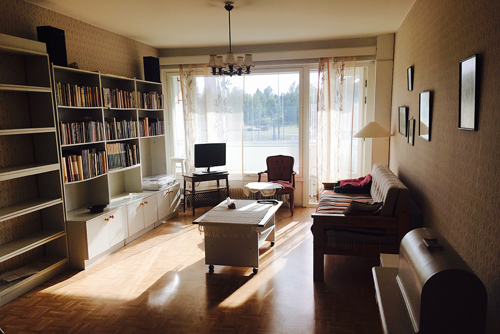 Моя квартира за 400 € (28 400 рублей) в месяц в Финляндии. В ней была большая гостиная, кухня, отдельная большая спальня, ванная и балкон