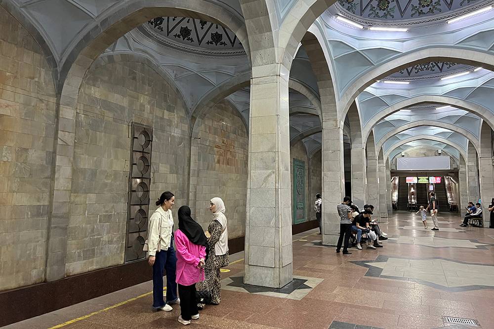 А на станции «Алишер Навои» красивые потолки