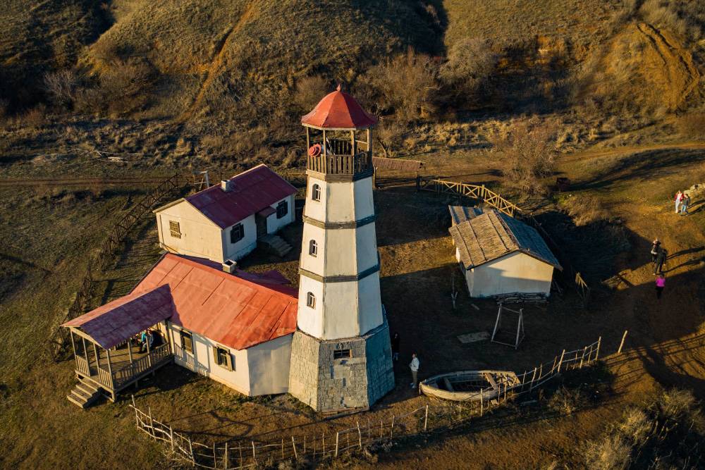 Рядом с маяком снимали три российских телесериала, например «Долгий свет маяка». Источник:&nbsp;nadoblakami / Shutterstock