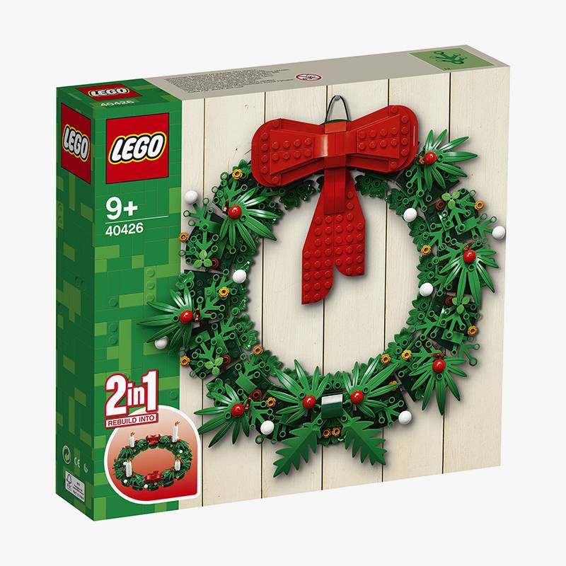 Если жаль деревья, можно купить новогодний набор из Лего. Венок стоит 2999 <span class=ruble>Р</span>