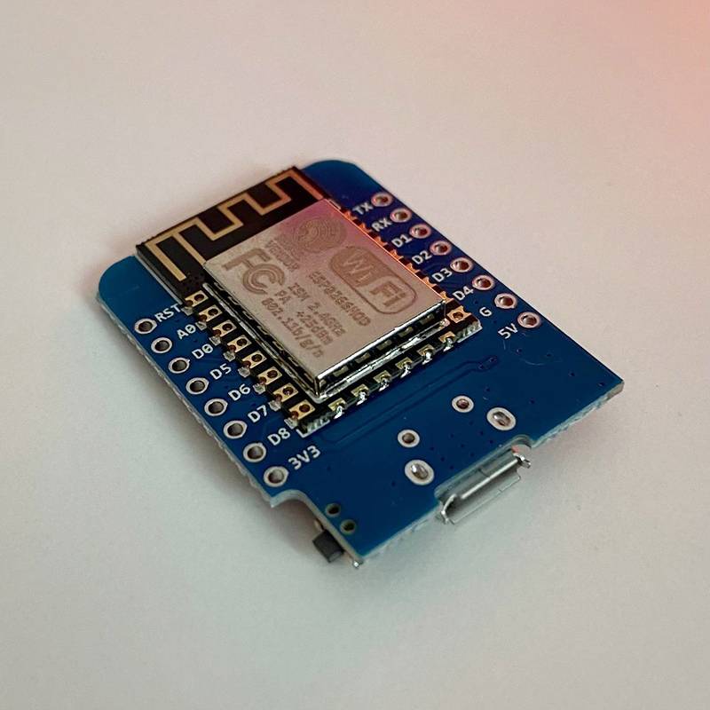 Маленькая плата WeMos D1 mini на основе чипа ESP8266