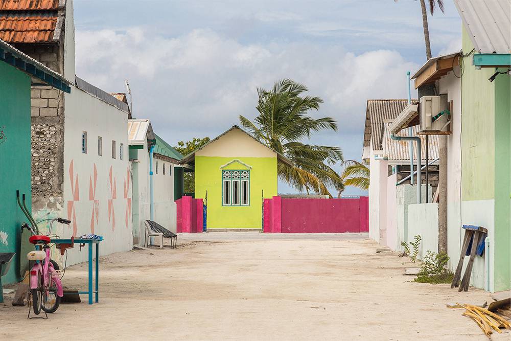 Так выглядит жилой квартал на локальном острове Мидху. Источник: wsf-s / Shutterstock