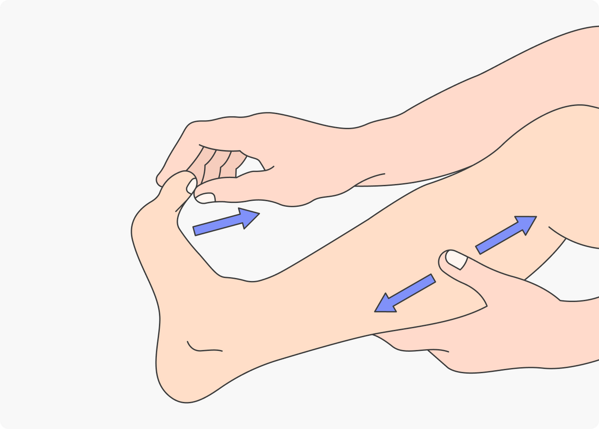Когда тянете носок на себя одной рукой, попробуйте второй рукой растирать икроножную мышцу