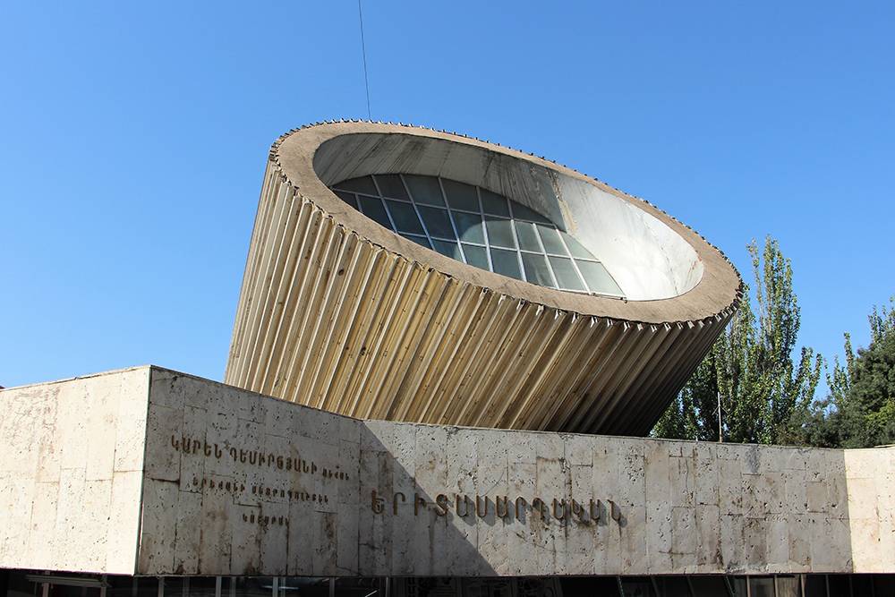 «Еритасардакан» расположена между станциями «Маршал Баграмян» и «Площадь Республики». Источник:&nbsp;Юля Гудевич