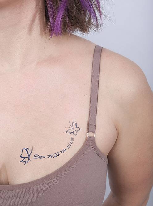 Например, недавно выпустили переводные татуировки с Everink. Они из органических чернил, которые нанесены на пленку-патч