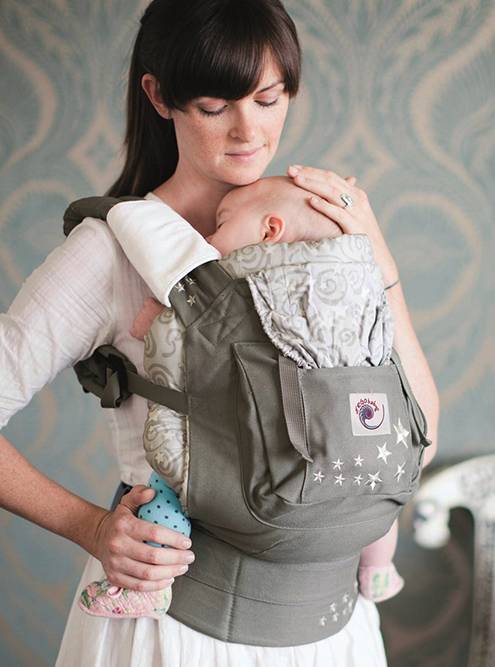 Вставка уменьшает внутреннее пространство рюкзака, и малышу в нем удобно. Источник: pro-ergo.ru