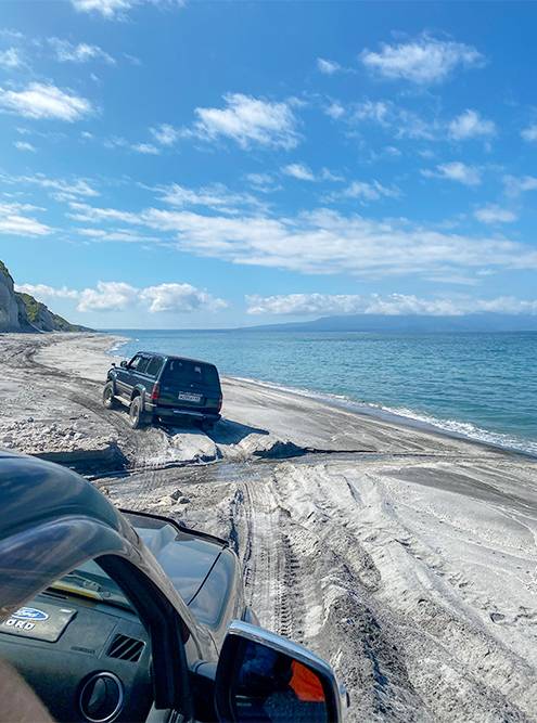На Итурупе для&nbsp;поездок по песчаным пляжам нужны полноприводные машины