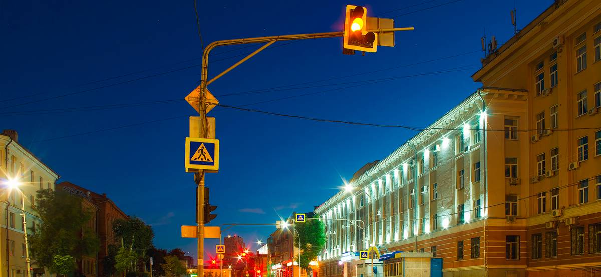 Светофоры в Москве больше не мигают желтым по ночам