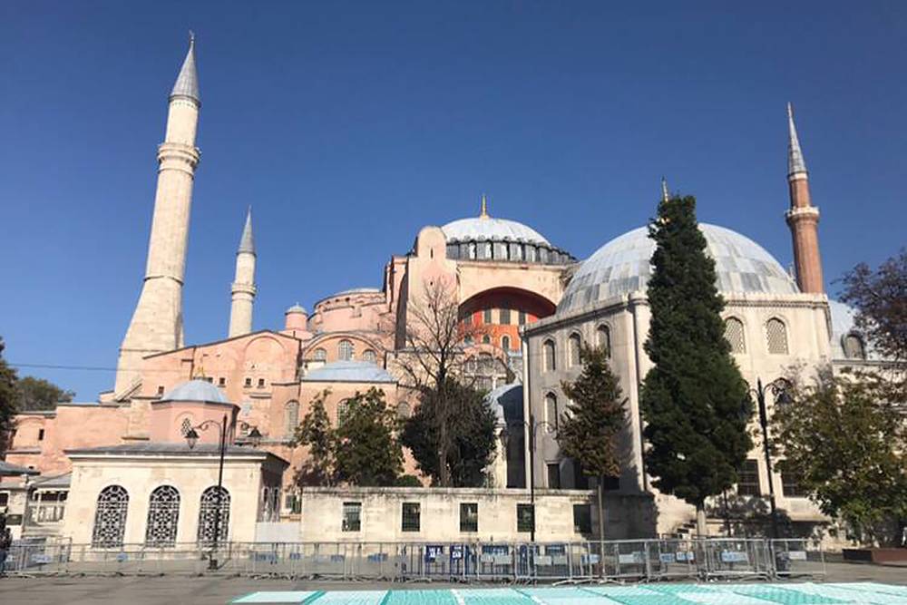 В Стамбуле много красивых мест. Например, мечеть Айя-София