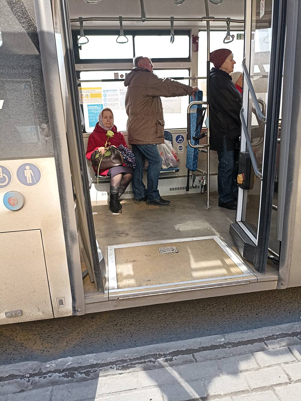 В такой автобус с коляской можно зайти, даже не складывая ее