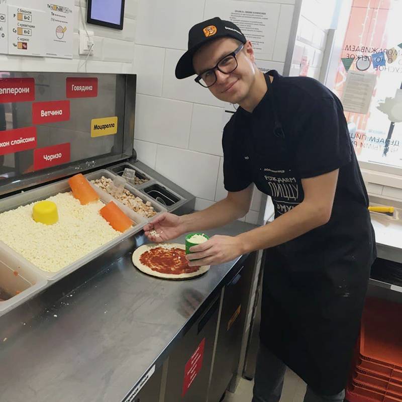 Около месяца я проработал в «Додо-пицце» в Филях