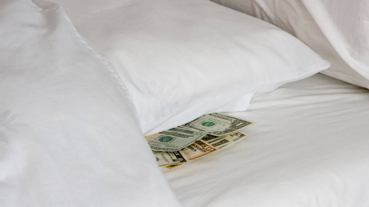 Зачем нужна финансовая подушка и как ее хранить