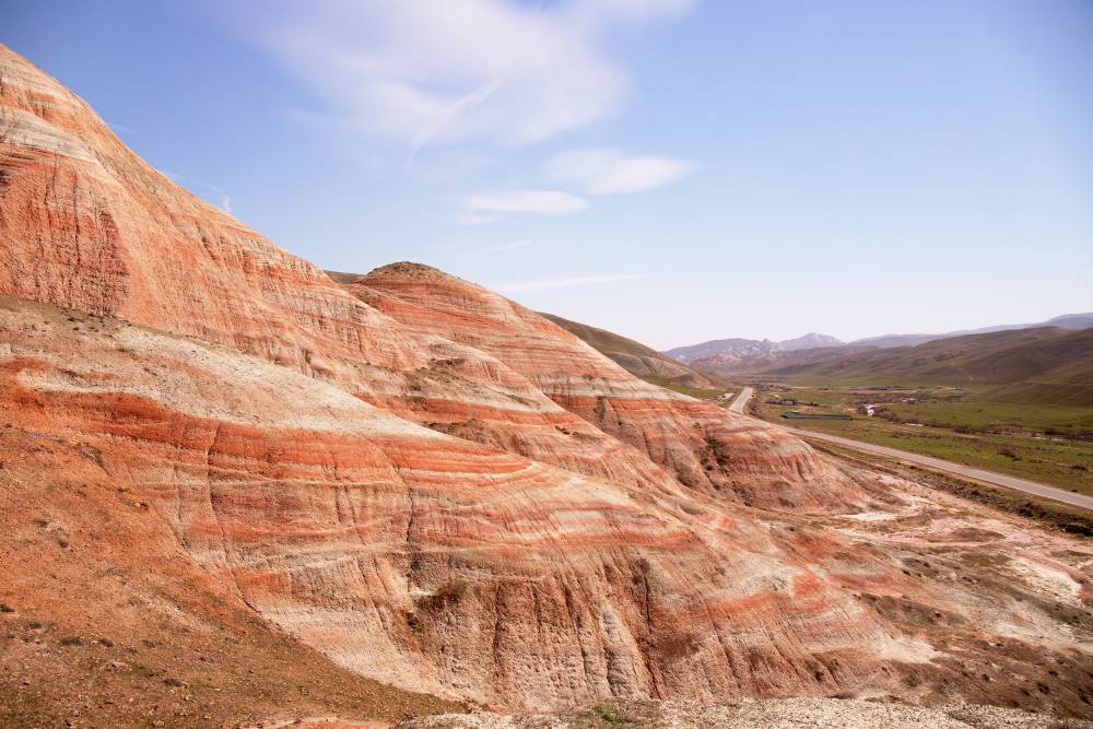 В цвете гор сочетаются красные, песчаные и терракотовые оттенки. Источник:&nbsp;MasyuraN / Shutterstock