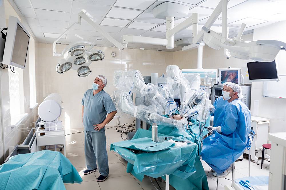С помощью роботизированной хирургии можно повысить точность вмешательства. Источник: Roman Zaiets / Shutterstock